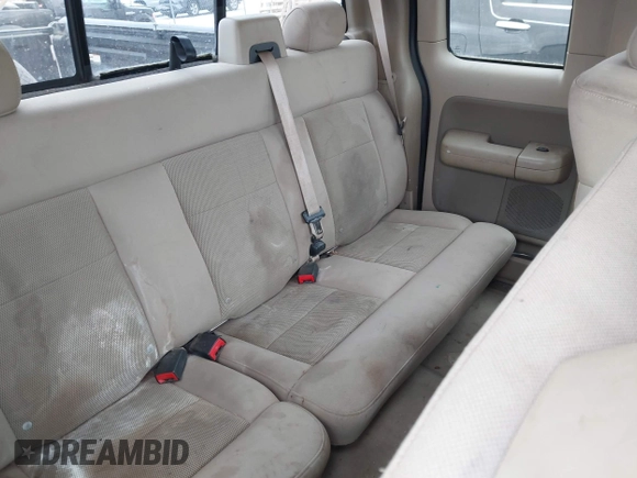 2004 Ford F-150 STX z VIN 1FTRX12W04NA27363, wystawiony jako IAAI lot #41944799 z przebiegiem Nie podano mil oraz . Historia ofert i sprzedaży dostępna na DreamBid. Obrazek 8.