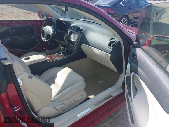 2014 Lexus IS 250 C with VIN JTHFF2C21E2531283, listed as a IAAI auction lot 42498792 with 37,399 mi miles and . Bid and sale history available at DreamBid. Image 5.