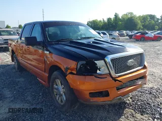 2005 Ford F-150 XLT z VIN 1FTPW12565KB99210, wystawiony jako IAAI lot #42177600 z przebiegiem 95 065 mil mil oraz . Historia ofert i sprzedaży dostępna na DreamBid. Obrazek 6.