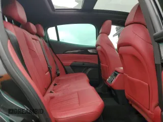 2023 Maserati Grecale Modena z VIN ZN682AVM7P7422409, wystawiony jako Copart lot #52104635 z przebiegiem 48 888 mil mil oraz Szkody całkowita. Historia ofert i sprzedaży dostępna na DreamBid. Obrazek 11.
