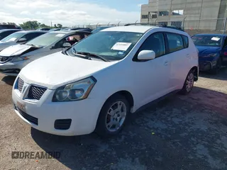 2009 Pontiac Vibe 1SB z VIN 5Y2SP67089Z436455, wystawiony jako IAAI lot #42435887 z przebiegiem 211 806 mil mil oraz . Historia ofert i sprzedaży dostępna na DreamBid. Obrazek 2.