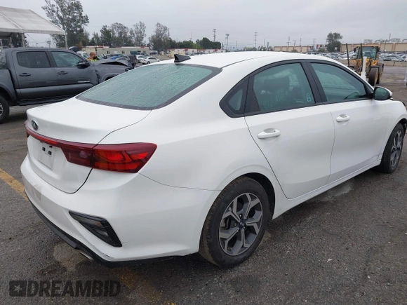 2021 Kia Forte LXS with VIN 3KPF24AD8ME332309, listed as a IAAI auction lot 41885851 with 27,395 mi miles. Bid and sale history available at carsss.com. Image 4.