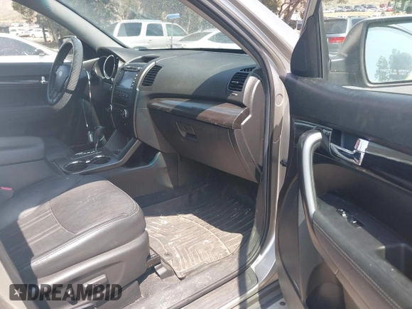 2013 Kia Sorento EX with VIN 5XYKUDA65DG352577, listed as a IAAI auction lot 42174829 with 175,500 mi miles and . Bid and sale history available at DreamBid. Image 5.