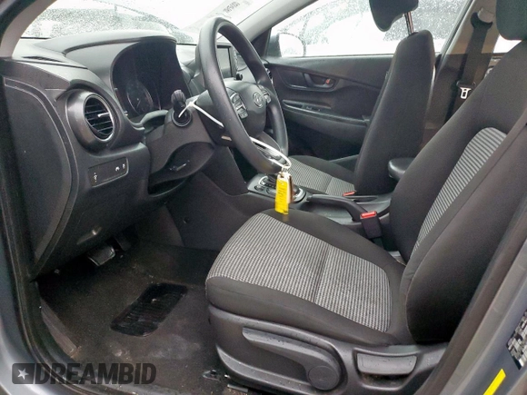 2021 Hyundai Kona SE z VIN KM8K1CAA1MU691161, wystawiony jako Copart lot #54169615 z przebiegiem 94 302 mil mil oraz Szkoda całkowita • Salvage title. Historia ofert i sprzedaży dostępna na DreamBid. Obrazek 7.