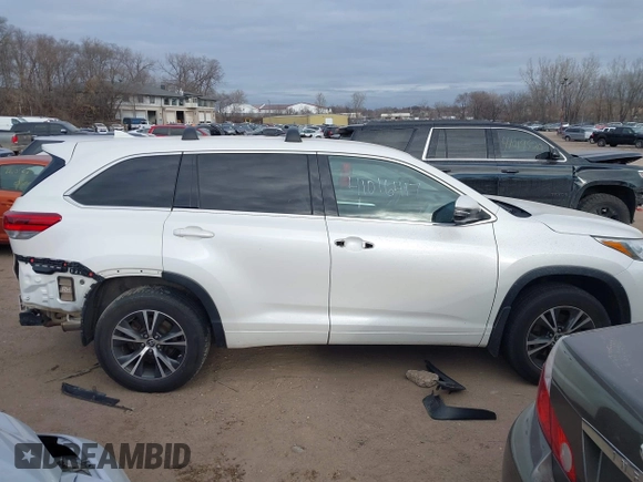 2017 Toyota Highlander LE with VIN 5TDBZRFH2HS409738, listed as a IAAI auction lot 41016417 with 150,417 mi miles and . Bid and sale history available at DreamBid. Image 13.