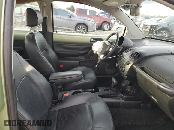 2010 Volkswagen New Beetle Coupe with VIN 3VWPW3AG5AM010674, listed as a Copart auction lot 51767595 with 134,418 mi miles and Salvage Title. Bid and sale history available at carsss.com. Image 10.