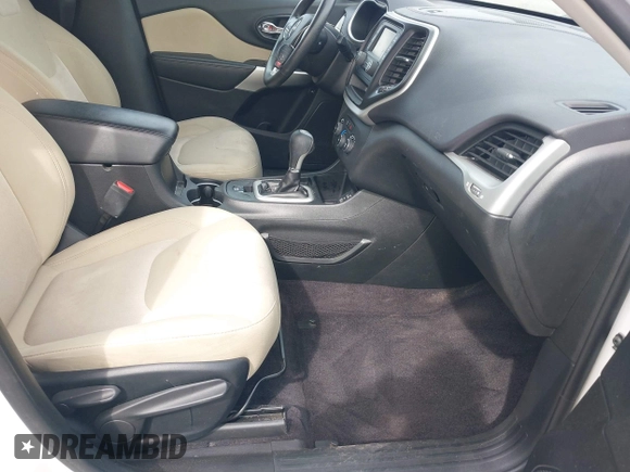 2017 Jeep Cherokee Sport z VIN 1C4PJLAB1HW640613, wystawiony jako IAAI lot #41930511 z przebiegiem 101 154 mil mil oraz . Historia ofert i sprzedaży dostępna na DreamBid. Obrazek 5.