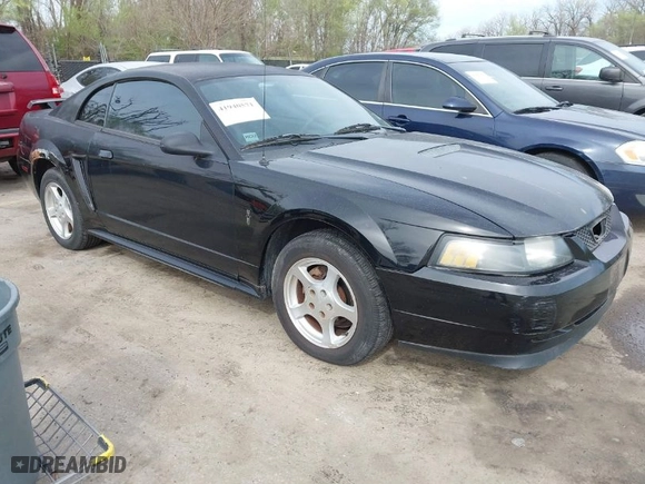 2000 Ford Mustang with VIN 1FAFP4049YF306239, listed as a IAAI auction lot 41940571 with NaN miles. Bid and sale history available at carsss.com. Image 1.