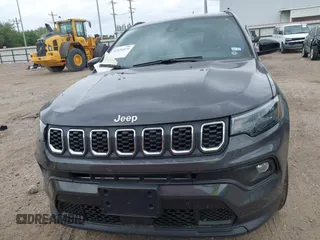 2024 Jeep Compass Latitude Lux с VIN 3C4NJDFN0RT164250, выставлен на аукционе IAAI как лот 42131071 с пробегом 1 493 миль миль и . История ставок и продаж доступна на DreamBid. Изображение 12.