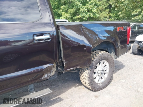 2018 Ford F-250 XL with VIN 1FT7W2BT5JEC36583, listed as a IAAI auction lot 40254495 with 137,845 mi miles and . Bid and sale history available at DreamBid. Image 6.
