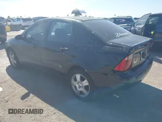 2005 Ford Focus S с VIN 1FAFP34N45W101548, выставлен на аукционе IAAI как лот 42607412 с пробегом 180 785 миль миль и . История ставок и продаж доступна на DreamBid. Изображение 3.