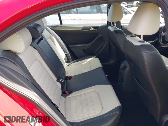 2016 Volkswagen Jetta Sport z VIN 3VWD17AJXGM280433, wystawiony jako IAAI lot #41961895 z przebiegiem 89 814 mil mil oraz . Historia ofert i sprzedaży dostępna na DreamBid. Obrazek 8.