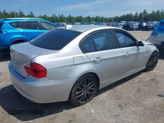 2008 BMW 3 Series 328xi with VIN WBAVC73518KX92542, listed as a IAAI auction lot 42494583 with 152,138 mi miles and . Bid and sale history available at DreamBid. Image 4.