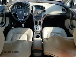 2014 Buick Verano Group z VIN 1G4PS5SK0E4114404, wystawiony jako Copart lot #56938335 z przebiegiem 165 797 mil mil oraz Czysty tytuł • Clean title. Historia ofert i sprzedaży dostępna na DreamBid. Obrazek 8.