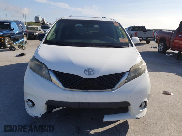 2011 Toyota Sienna SE with VIN 5TDXK3DC8BS099164, listed as a Copart auction lot 50380285 with 212,064 mi miles and Clean Title. Bid and sale history available at carsss.com. Image 5.