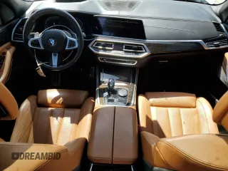 2019 BMW X5 xDrive40i z VIN 5UXCR6C50KLL13255, wystawiony jako Copart lot #52546675 z przebiegiem 80 686 mil mil oraz Szkoda całkowita • Salvage title. Historia ofert i sprzedaży dostępna na DreamBid. Obrazek 8.