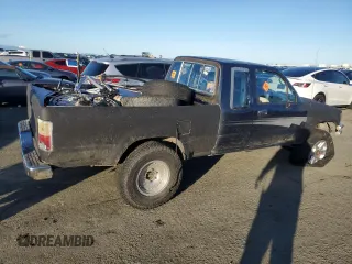 1992 Toyota Pickup DLX с VIN JT4VN13D2N5083484, выставлен на аукционе Copart как лот 44200945 с пробегом 271 613 миль миль и Списание • Salvage title. История ставок и продаж доступна на DreamBid. Изображение 3.