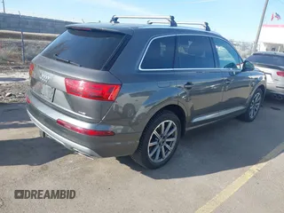 2018 Audi Q7 Premium Plus with VIN WA1LHAF78JD033266, listed as a IAAI auction lot 41749357 with 117,465 mi miles. Bid and sale history available at carsss.com. Image 4.