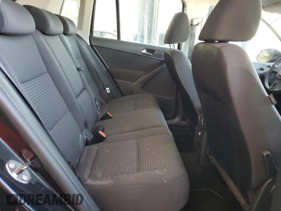 2011 Volkswagen Tiguan SE with VIN WVGBV7AX3BW520381, listed as a Copart auction lot 52288555 with 170,460 mi miles and Salvage Title. Bid and sale history available at DreamBid. Image 10.