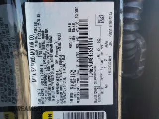 2017 Lincoln Continental Livery z VIN 1LN6L9UK8H5621014, wystawiony jako Copart lot #52145875 z przebiegiem 50 842 mil mil oraz Szkoda całkowita • Salvage title. Historia ofert i sprzedaży dostępna na DreamBid. Obrazek 13.