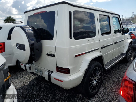 2020 Mercedes-Benz G 550 z VIN W1NYC6BJ3LX340654, wystawiony jako Copart lot #73865904 z przebiegiem 43 861 mil mil oraz Nie do naprawy • Non repairable. Historia ofert i sprzedaży dostępna na DreamBid. Obrazek 3.