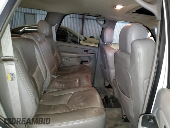 2004 GMC Yukon SLE with VIN 1GKEK13TX4J244318, listed as a Copart auction lot 82329764 with 172,216 mi miles and Salvage Title. Bid and sale history available at carsss.com. Image 11.