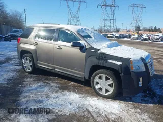 2010 GMC Terrain SLE-2 with VIN 2CTALDEWXA6392384, listed as a IAAI auction lot 41404981 with 90,726 mi miles. Bid and sale history available at carsss.com. Image 1.