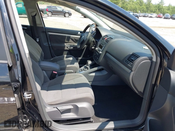 2008 Volkswagen Rabbit S with VIN WVWDB71K58W262173, listed as a IAAI auction lot 42758511 with 151,712 mi miles and . Bid and sale history available at DreamBid. Image 5.