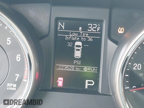 2013 Jeep Grand Cherokee Overland with VIN 1C4RJFCT2DC572978, listed as a IAAI auction lot 41468915 with 223,528 mi miles. Bid and sale history available at carsss.com. Image 15.