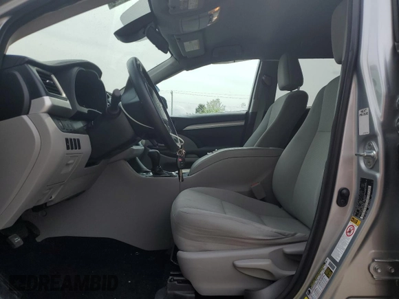 2018 Toyota Highlander LE with VIN 5TDZZRFH6JS246807, listed as a Copart auction lot 52242345 with 116,882 mi miles and Salvage title. Bid and sale history available at DreamBid. Image 7.