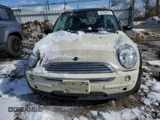 2002 MINI Hardtop with VIN WMWRC334X2TC38342, listed as a Copart auction lot 45706475 with 107,735 mi miles and Salvage Title. Bid and sale history available at DreamBid. Image 5.