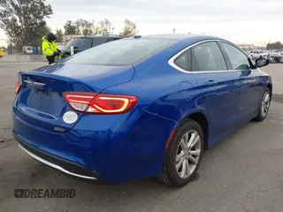 2015 Chrysler 200 Limited with VIN 1C3CCCAB5FN640243, listed as a IAAI auction lot 41198115 with 152,871 mi miles. Bid and sale history available at carsss.com. Image 4.
