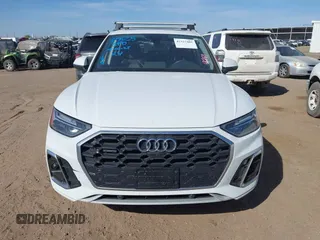 2023 Audi Q5 S line Premium Plus z VIN WA1EAAFY1P2127967, wystawiony jako IAAI lot #42327485 z przebiegiem 52 754 mil mil oraz . Historia ofert i sprzedaży dostępna na DreamBid. Obrazek 12.