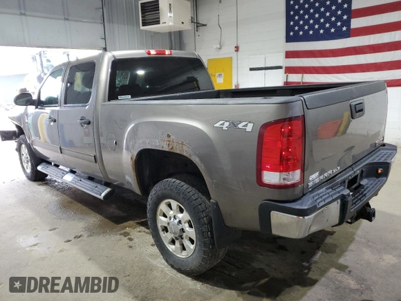 2012 GMC Sierra 2500HD SLE with VIN 1GT120CGXCF180421, listed as a Copart auction lot 56221405 with 62,006 mi miles and Salvage title. Bid and sale history available at DreamBid. Image 2.