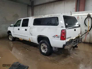 2003 Chevrolet Silverado 2500HD LS with VIN 1GCHK23U83F222021, listed as a Copart auction lot 48815675 with 236,581 mi miles and Clean Title. Bid and sale history available at carsss.com. Image 2.