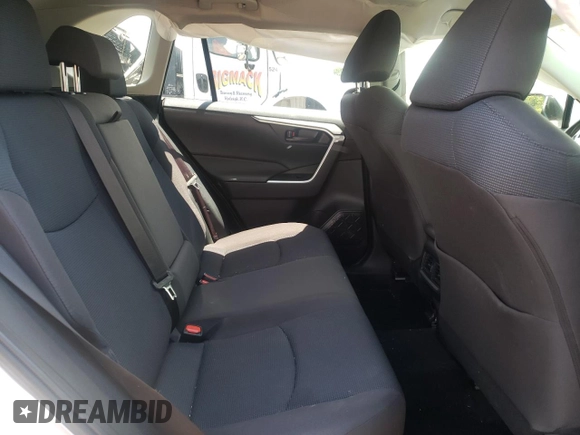 2023 Toyota RAV4 LE z VIN JTMF1RFVXPD101693, wystawiony jako Copart lot #55443945 z przebiegiem 33 878 mil mil oraz Szkoda całkowita • Salvage title. Historia ofert i sprzedaży dostępna na DreamBid. Obrazek 11.