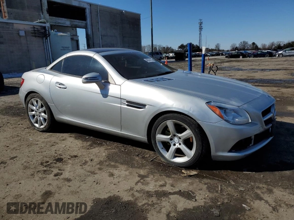 2015 Mercedes-Benz SLK 250 with VIN WDDPK4HA7FF107104, listed as a Copart auction lot 46314115 with 122,869 mi miles and Clean title. Bid and sale history available at DreamBid. Image 4.