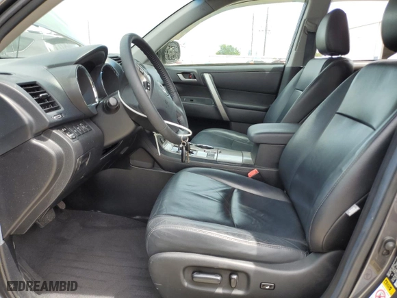 2013 Toyota Highlander with VIN 5TDZK3EH6DS133706, listed as a Copart auction lot 52105655 with 51,879 mi miles and Salvage Title. Bid and sale history available at carsss.com. Image 7.