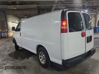 2014 Chevrolet Express Cargo z VIN 1GCSGAFXXE1162573, wystawiony jako IAAI lot #42547277 z przebiegiem 230 224 mil mil oraz . Historia ofert i sprzedaży dostępna na DreamBid. Obrazek 2.