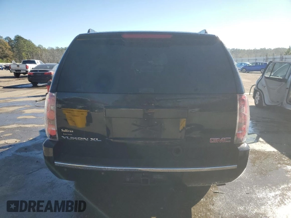 2011 GMC Yukon XL Denali with VIN 1GKS1MEF6BR218814, listed as a Copart auction lot 86041684 with 201,070 mi miles and Salvage Title. Bid and sale history available at carsss.com. Image 6.