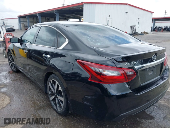 2018 Nissan Altima SR with VIN 1N4AL3AP5JC135313, listed as a IAAI auction lot 41964455 with 86,042 mi miles and . Bid and sale history available at carsss.com. Image 3.