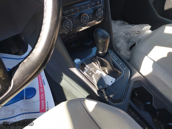 2018 Volkswagen Tiguan SEL with VIN 3VV3B7AX4JM001454, listed as a IAAI auction lot 41337213 with 82,624 mi miles. Bid and sale history available at carsss.com. Image 11.