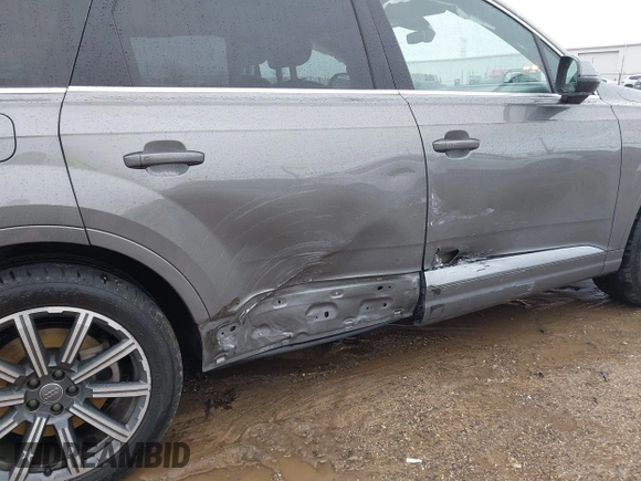 2017 Audi Q7 Premium Plus z VIN WA1LAAF78HD006485, wystawiony jako IAAI lot #41472079 z przebiegiem 175 699 mil mil oraz . Historia ofert i sprzedaży dostępna na DreamBid. Obrazek 6.