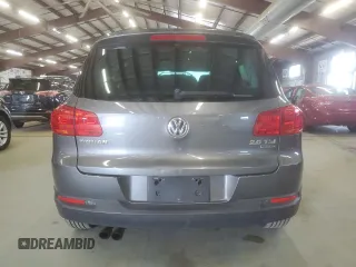 2013 Volkswagen Tiguan SE z VIN WVGBV3AX7DW613495, wystawiony jako Copart lot #59922995 z przebiegiem 224 725 mil mil oraz Czysty tytuł • Clean title. Historia ofert i sprzedaży dostępna na DreamBid. Obrazek 6.