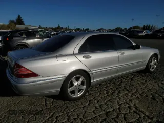 2005 Mercedes-Benz S-Class 4.3L with VIN WDBNG70J15A453434, listed as a Copart auction lot 77212554 with 247,643 mi miles and Clean Title. Bid and sale history available at carsss.com. Image 3.