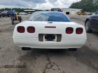 1993 Chevrolet Corvette z VIN 1G1YY23P1P5107306, wystawiony jako Copart lot #56667735 z przebiegiem Nie podano mil oraz Czysty tytuł • Clean title. Historia ofert i sprzedaży dostępna na DreamBid. Obrazek 6.