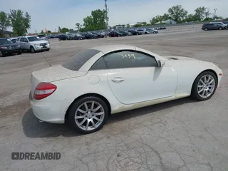 2006 Mercedes-Benz SLK 350 z VIN WDBWK56FX6F080862, wystawiony jako IAAI lot #42153239 z przebiegiem 180 624 mil mil oraz . Historia ofert i sprzedaży dostępna na DreamBid. Obrazek 4.