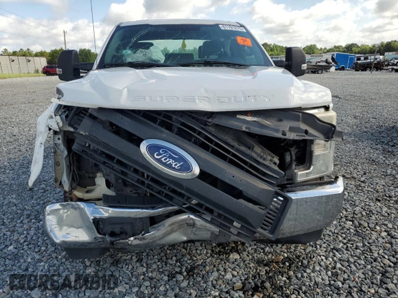 2017 Ford F-250 XL with VIN 1FT7W2A63HEE60828, listed as a Copart auction lot 61191275 with 248,325 mi miles and Salvage title. Bid and sale history available at DreamBid. Image 5.