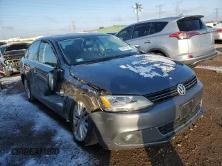 2014 Volkswagen Jetta SEL z VIN 3VWL17AJ6EM438176, wystawiony jako Copart lot #85081294 z przebiegiem 108 420 mil mil oraz Szkoda całkowita • Salvage title. Historia ofert i sprzedaży dostępna na DreamBid. Obrazek 4.