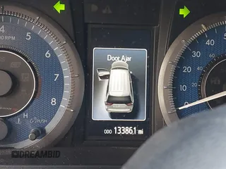 2017 Toyota Sienna XLE Auto Access Seat with VIN 5TDYZ3DC8HS766601, listed as a IAAI auction lot 41232878 with 133,861 mi miles. Bid and sale history available at carsss.com. Image 14.